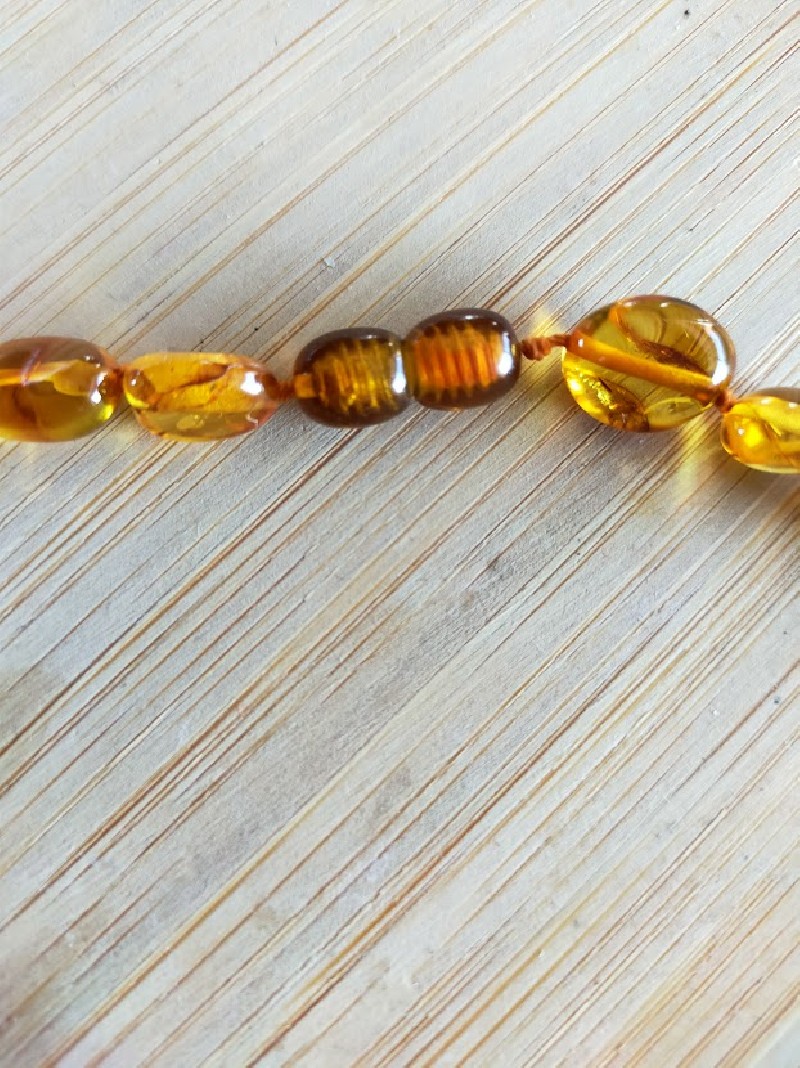 Collier Ancien Style Ambre - Longueur 64.5 Cm - Perles En Résine Marron D'occasion